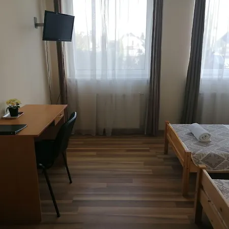 Ferihegy Хостел *